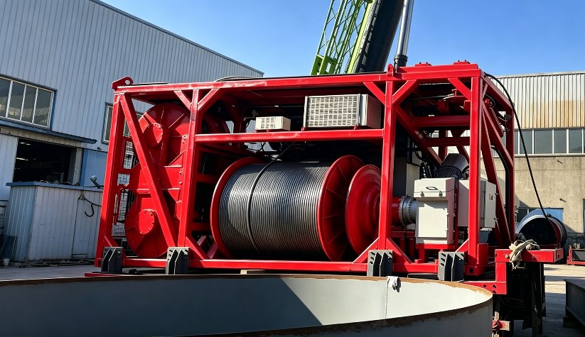 Heavy-duty towing winch on a 20-ft container base